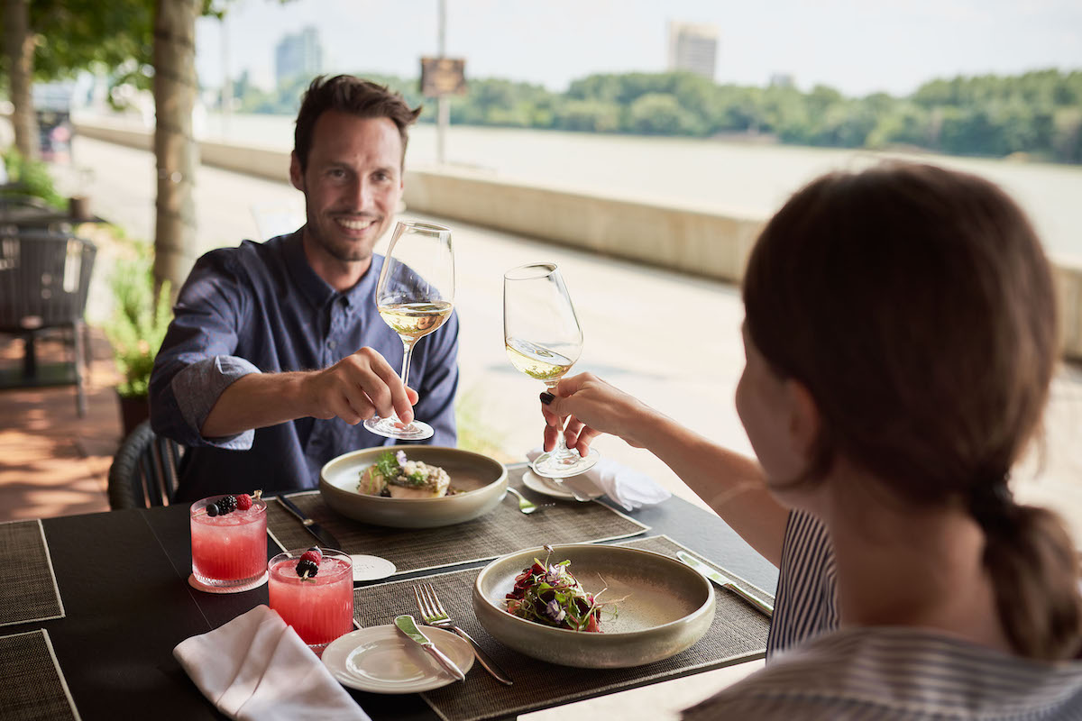 RIVERBANK Restaurant
