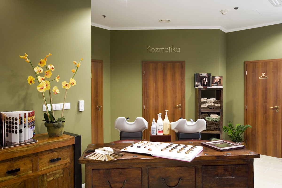 International London Salon